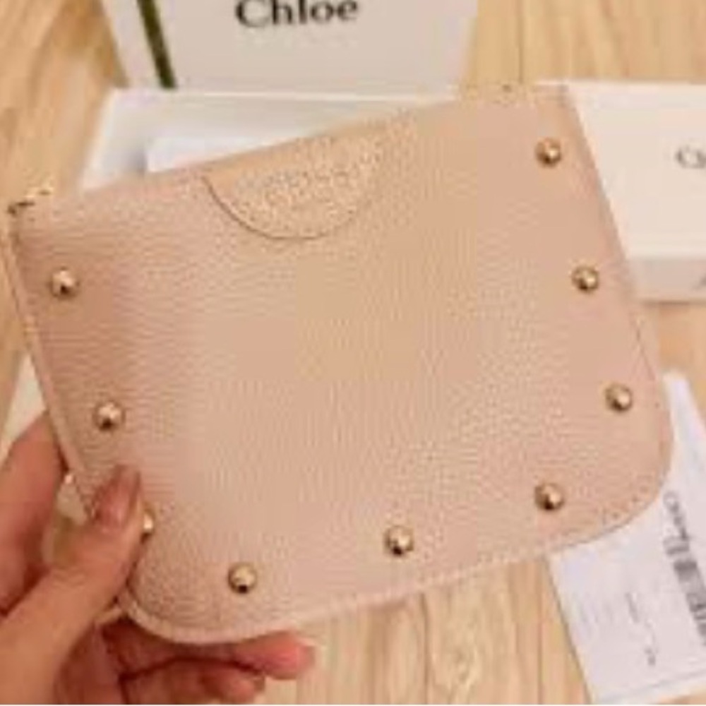 Chloé Perfumes Beige Pebbled Leather Studded Cosmetic Pouch - like new - Picture 4 of 12